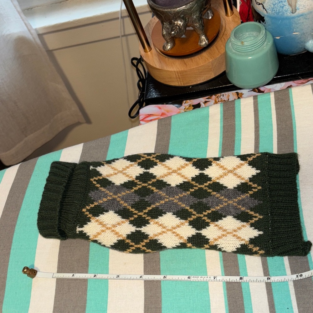 Knit doggy sweater in Green and Cream